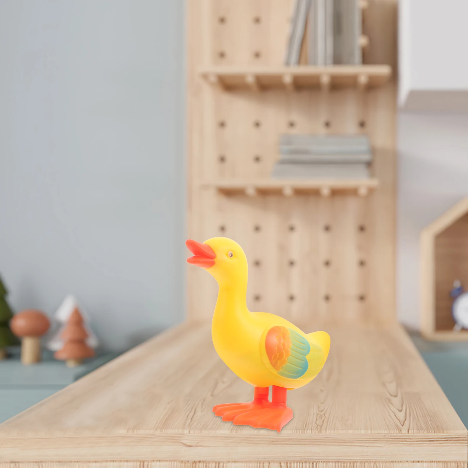 

4PCS Clockwork Duck Hopping Realistic Duck Wind Up Favor Design Easy Windup Kids Toys Birthday Party Favor Spring Toys