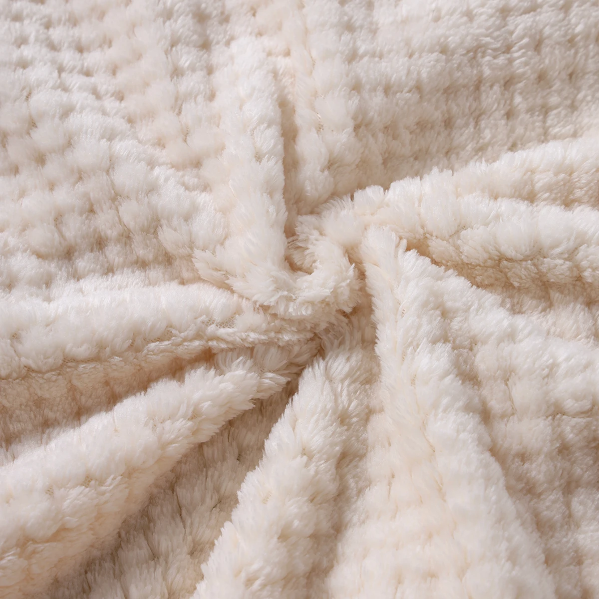 يمكن ارتداؤ حقيبة النوم ذات الملمس المحايد لحديثي الولادة بأكمام طويلة وسحاب من القطيفة في مواسم الخريف والشتاء