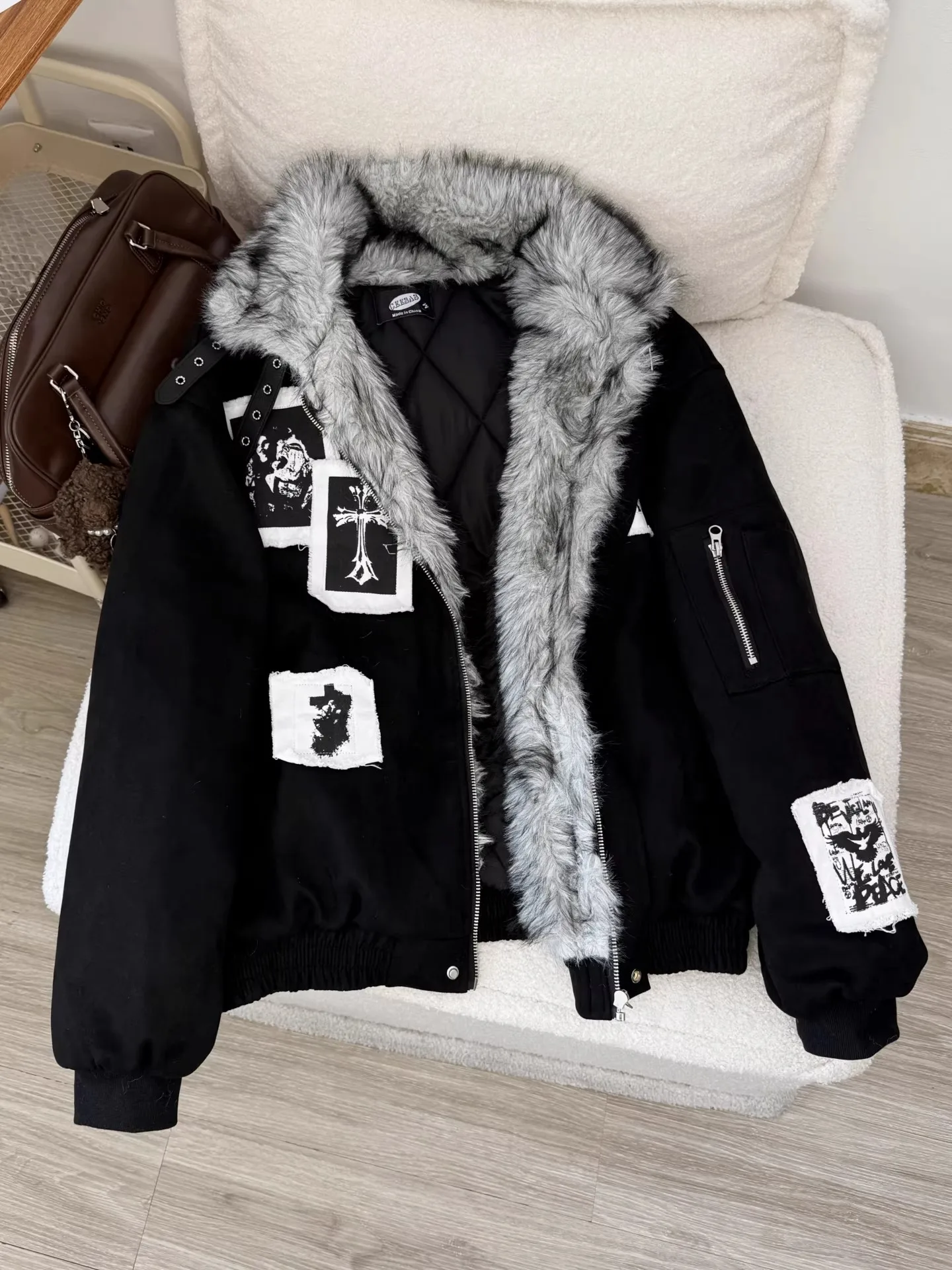 

American Retro Gothic Style Thickened Cotton Jacket with Patchwork Fur Collar for Men Winter Warm Outerwear Couples Coat