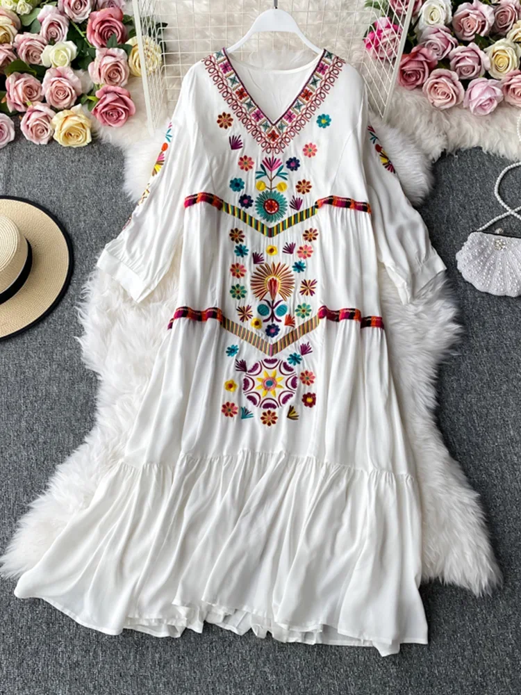 Spring Autumn Women Dress Seaside Vacation Beach Skirt Bohemian Loose Ethnic Style Temperament Embroidered V-Neck Dress D1827