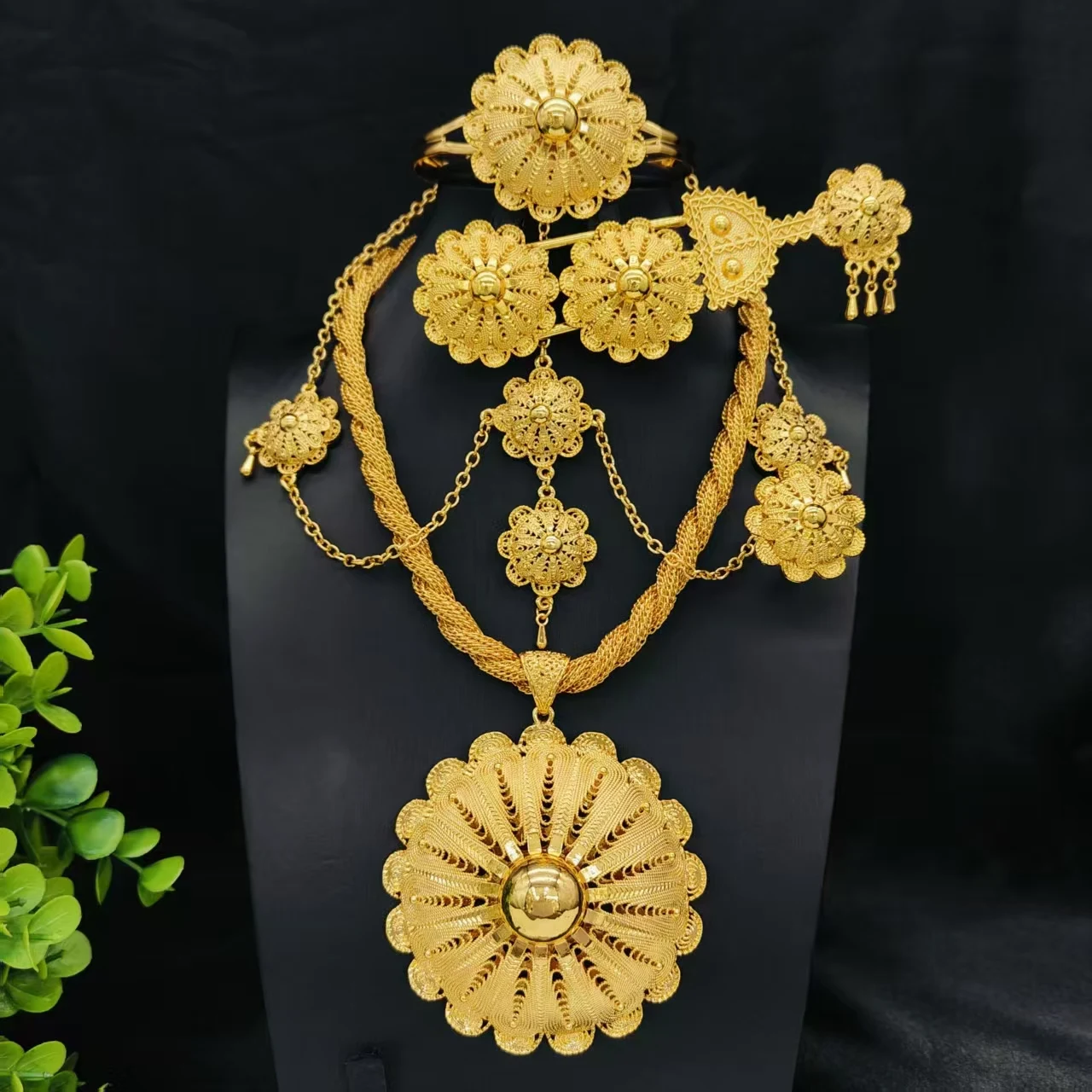 

Gold Color 6PCS Necklace Earrings Ring Bangle Hairpin Hair Stick Trendy Jewelry Sets For Dubai Africa Women New Party Gifts