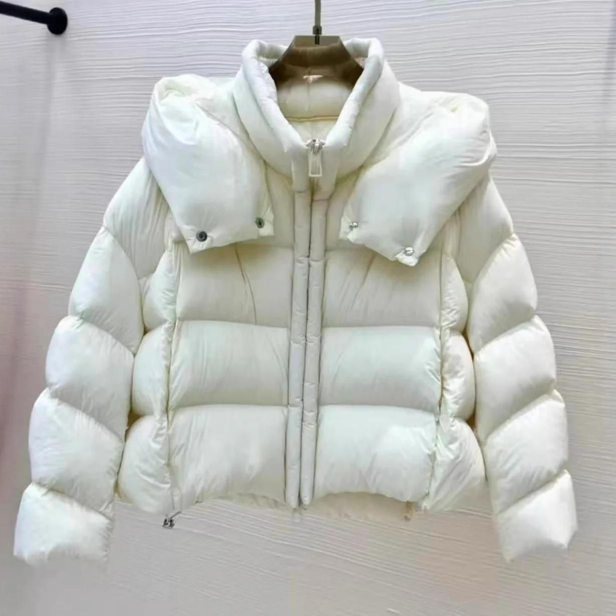 Puff Down Jacket Women New Arrival Women's Short Zippered Hooded Loose White Duck Down Coat for Cold Winter