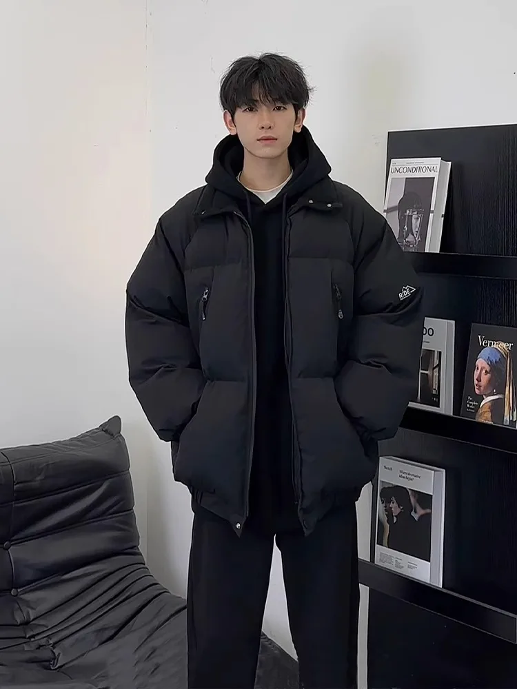 

Мужская утепленная куртка на молнии с хлопковым наполнителем: модный молодежный дизайн, длинный рукав, теплая зимняя верхняя одежда