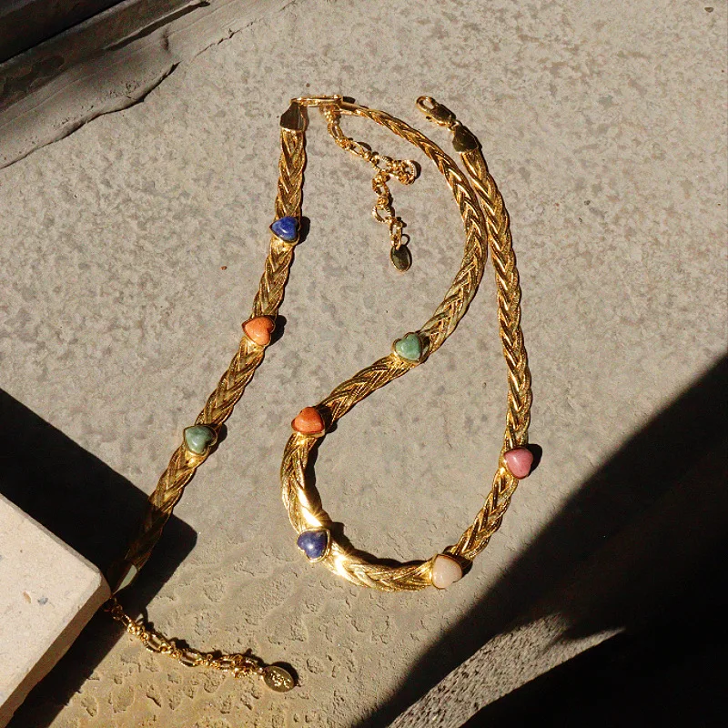 

Niche Light Luxury Woven Gold-plated Flat Snake Chain Necklace Retro Versatile Colorful Heart Shape Stone Neck Clavicle Chain