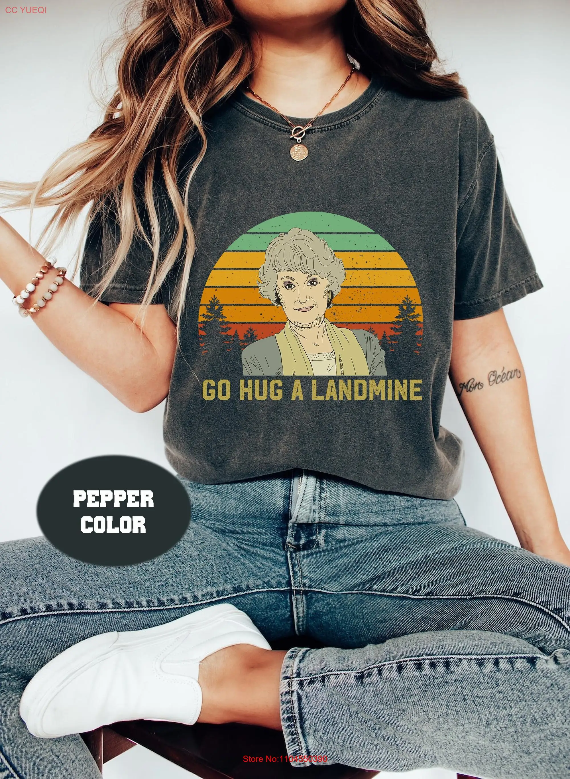 

Комфортная футболка Dorothy Zbornak Go Hug A Landmine The Golden Girls, ретро 2023, с длинными или короткими рукавами