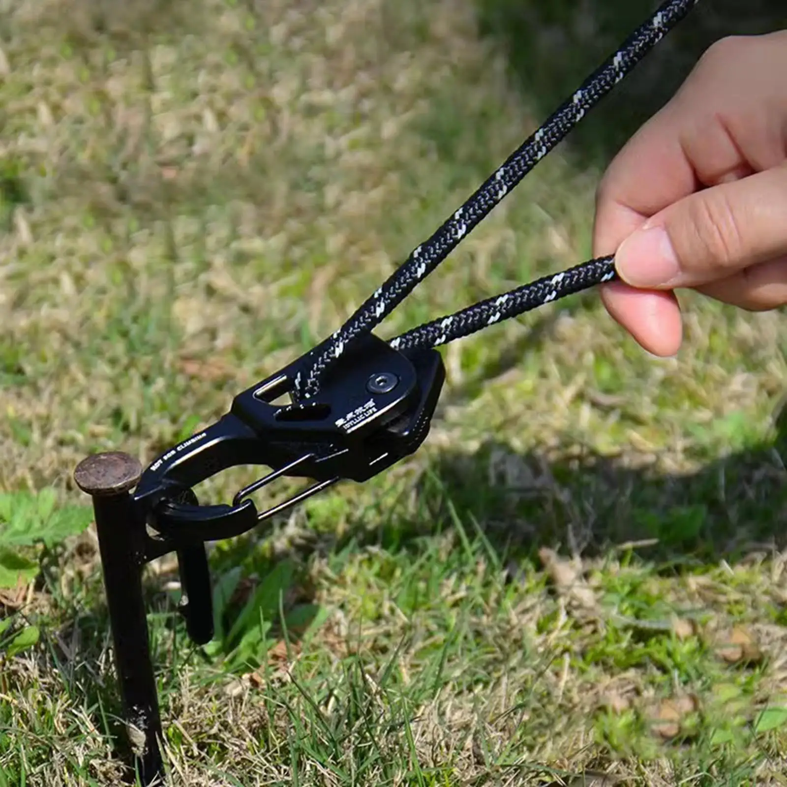 Tent Wind Rope Self Locking Regulator Pulley Rope Hanger Heavy Duty Rope Tensioner for Camping Hiking