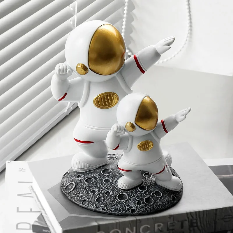 Parent child astronaut desktop decoration astronaut series office bedside table living room home decoration men's gift