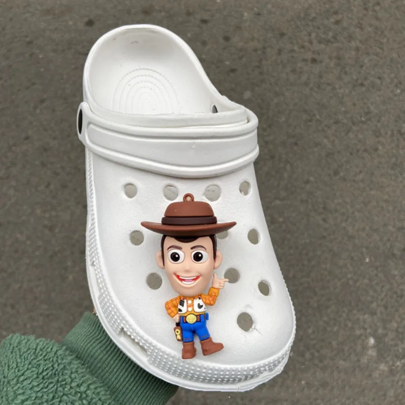 Klasyczne MINISO Disney Toys Woody Charms do butów do chodaków Sandały Kapcie Akcesoria do butów DIY Sandały dla dzieci Pomysł na prezent na imprezę