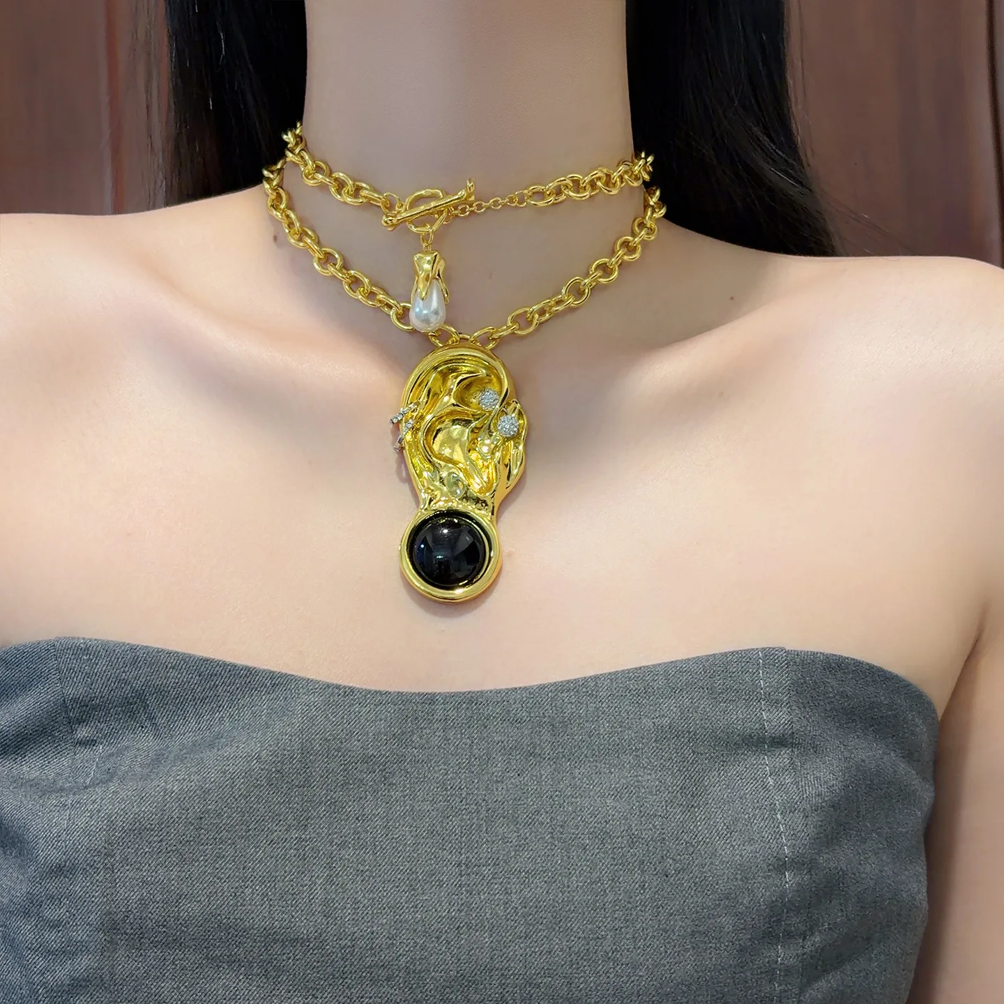 Ear Shaped Rhinestone Inlaid Metal Necklace Abstract Pendant Chunky Chain Exaggerated Choker Collar Metalico Statement Jewelry
