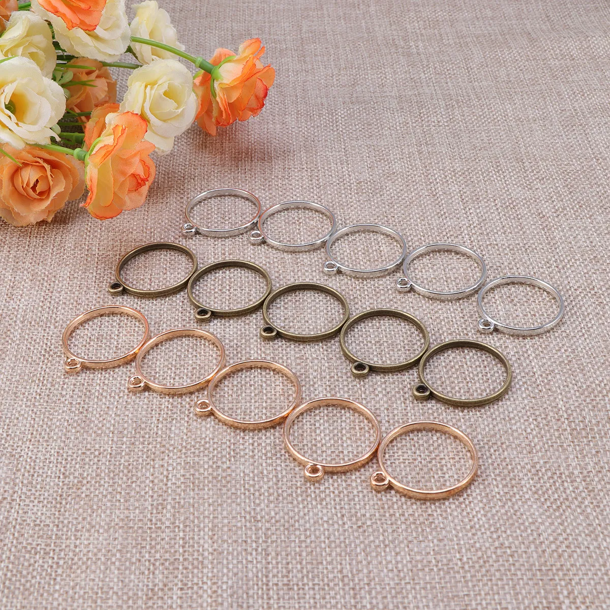 

30Pcs Round Hollow Open Back Bezel Pendants Alloy Blank Frames for Jewelry Making DIY Craft Resin Supplies Bronze Silver