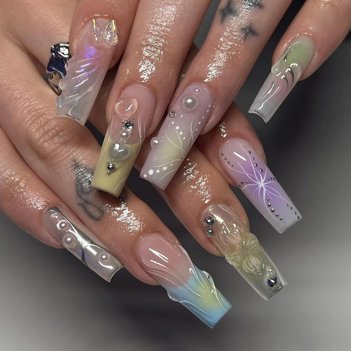 

24pcs Y2k Colorful French Fake Nails Long Square False Nails 3D Flowers Butterfly Press on Nails Pearl Diamond Nail Sweet Cool