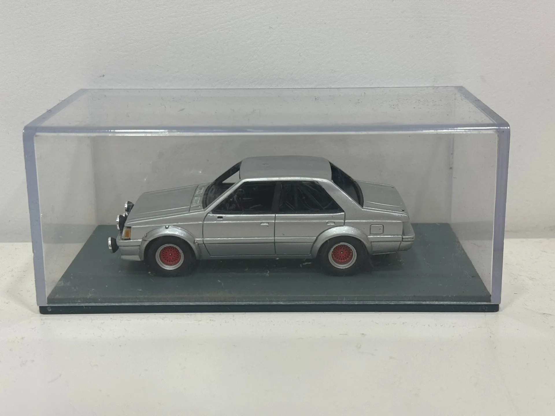 

Литой под давлением NEO масштаб 1/43 модель автомобиля Коллекционная игрушка в подарок сувенир дисплей орнамент