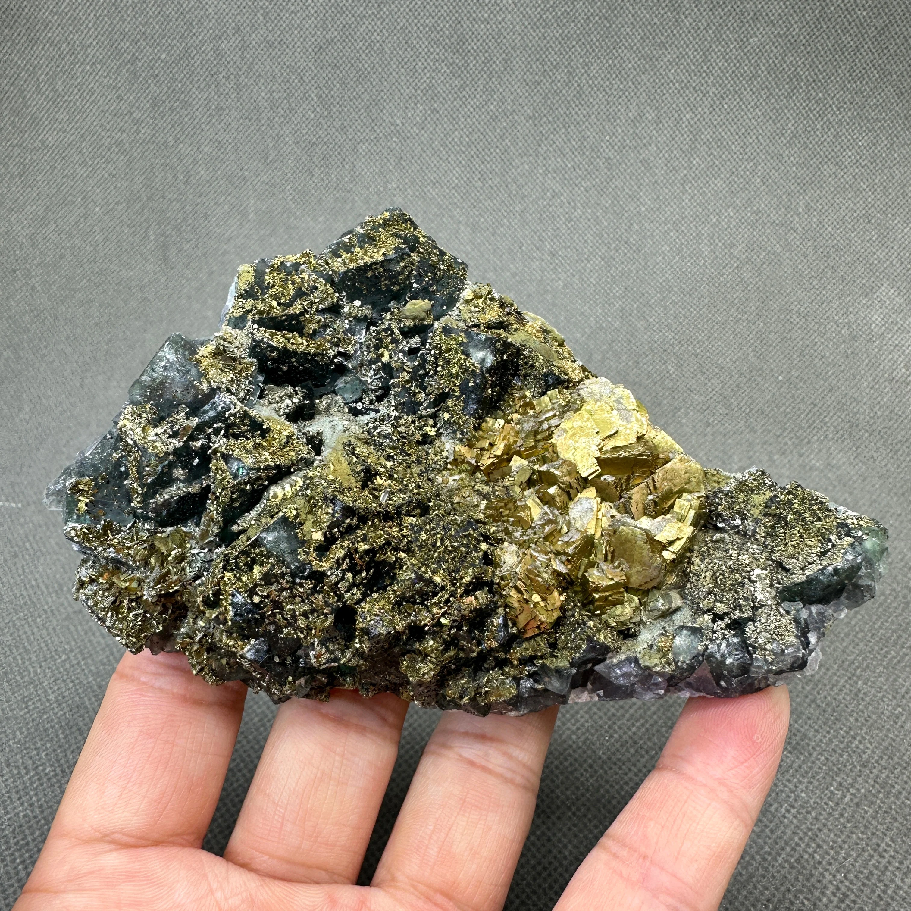 300 g Natural Nigeria growing in pyrite and fluorite Symbiotic mineral specimen + crystals and stones Quartz Healing