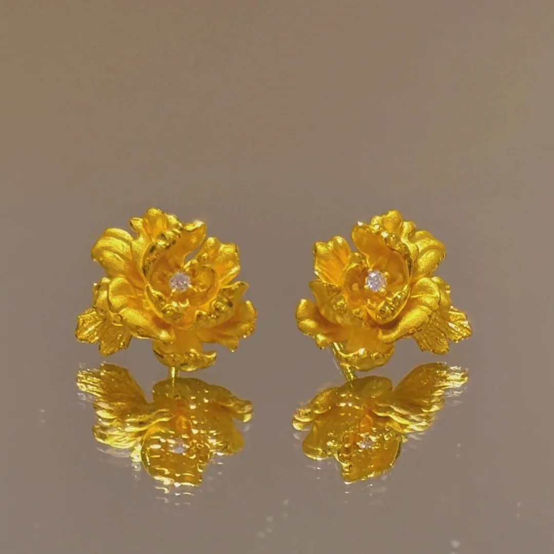 S925 Pure Silver Stud Earrings for Female Versatile Fashionable High Grade Feeling Light Luxury Unique Design