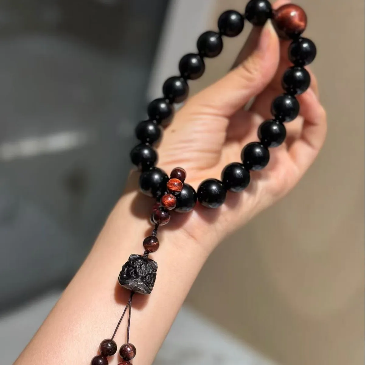 

Natural Obsidian and Red Tiger Eye Bracelet with 18 Beads, Prayer Beads, Fashionable Bracelet for Men and Women