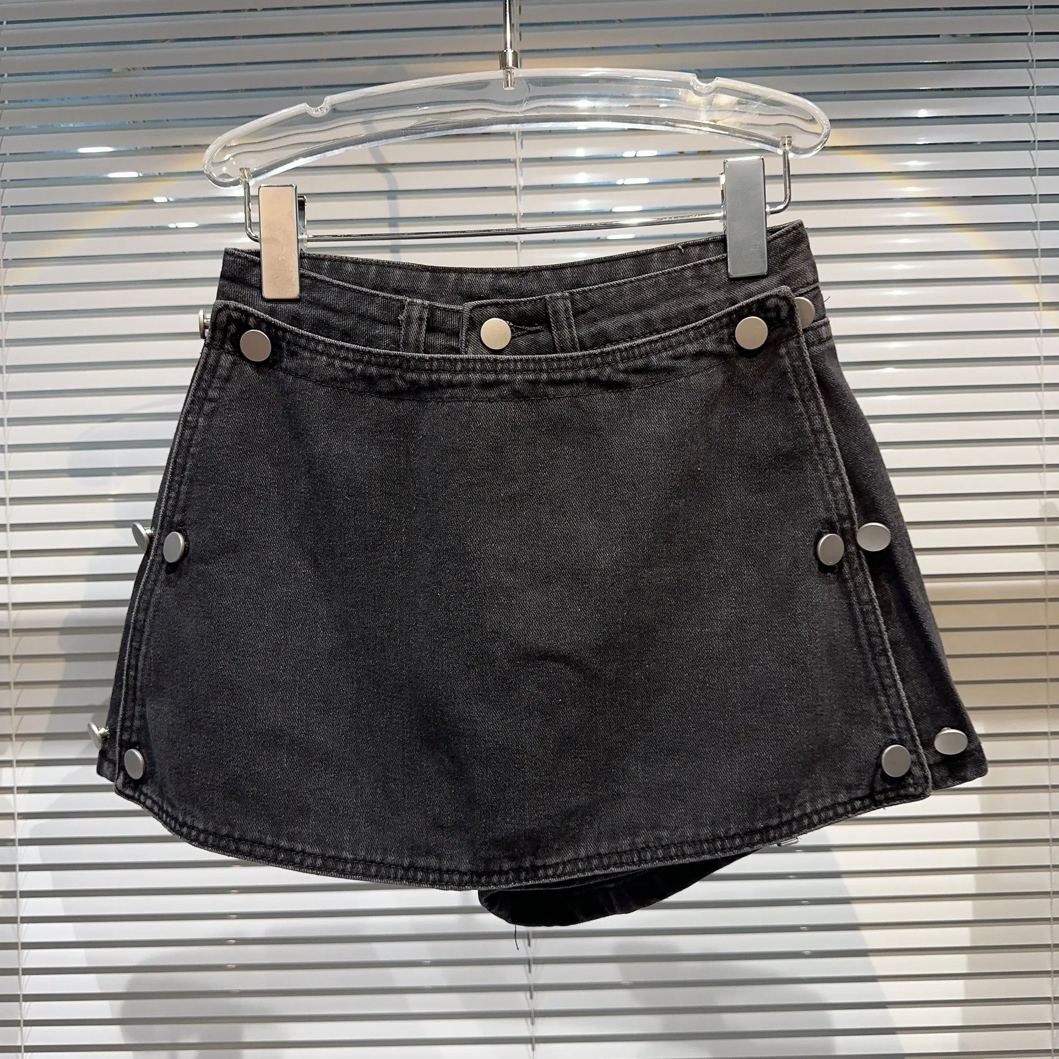 Street Hot Girl Side Buckle Skirt Fake Two-Piece Washed Denim Shorts Pantskirt Women's 2023 Summer New High Waisted Jeans Shorts