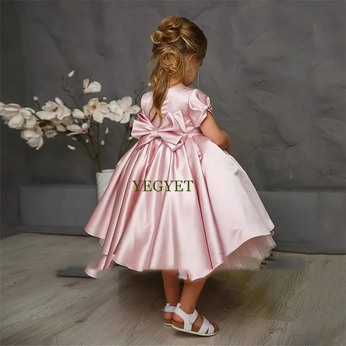 

Baby Girl Birthday Party Dresses Round Neck Short Sleeves Pearls Big Bow Puff Kids Pageant Gown Satin Flower Dress