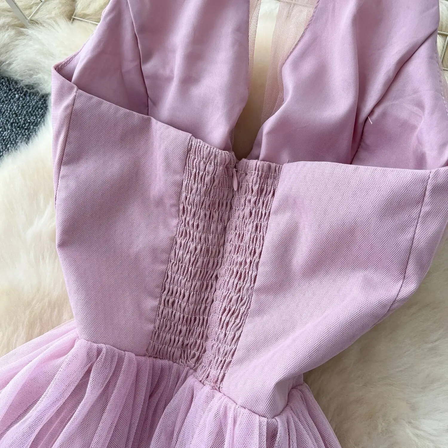 Letnia Sukienka Bez Rękawów z Dekoltem typu Halter, Różowa, Letnia Sukienka z Siateczką o Wysokiej Talii, Długa Sukienka Damska Bez Pleców, Wyszczuplająca Sukienka w Kształcie Litery A, Długa Sukienka Boho