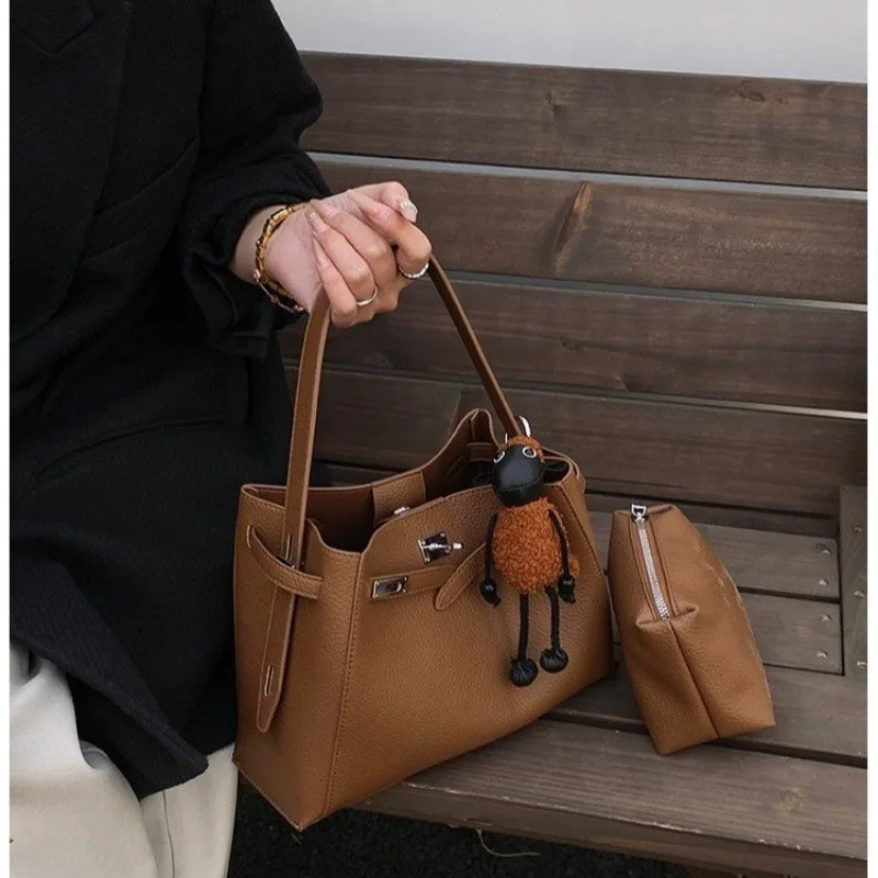 

Elegant Practical Diaper Bag Crossbody Baby Daily Use Meeting Exquisite Portable Trendy Sleek Sophisticated Chic Parenting