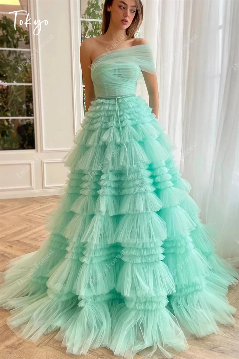 Tokyo Customized Green One Shoulder Wedding Dresses Sleeveless Back Zip Bridal Gowns 2025 Cascading Ruffle A-Line Wedding Gowns