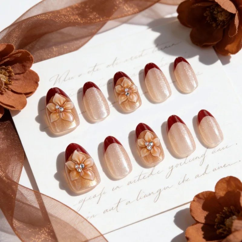 24 stuks vergulde cat's eye ontwerp kunstnagels druk op kersen aardbei nepnagels middellange amandel draagbaar volledige dekking nagels tips