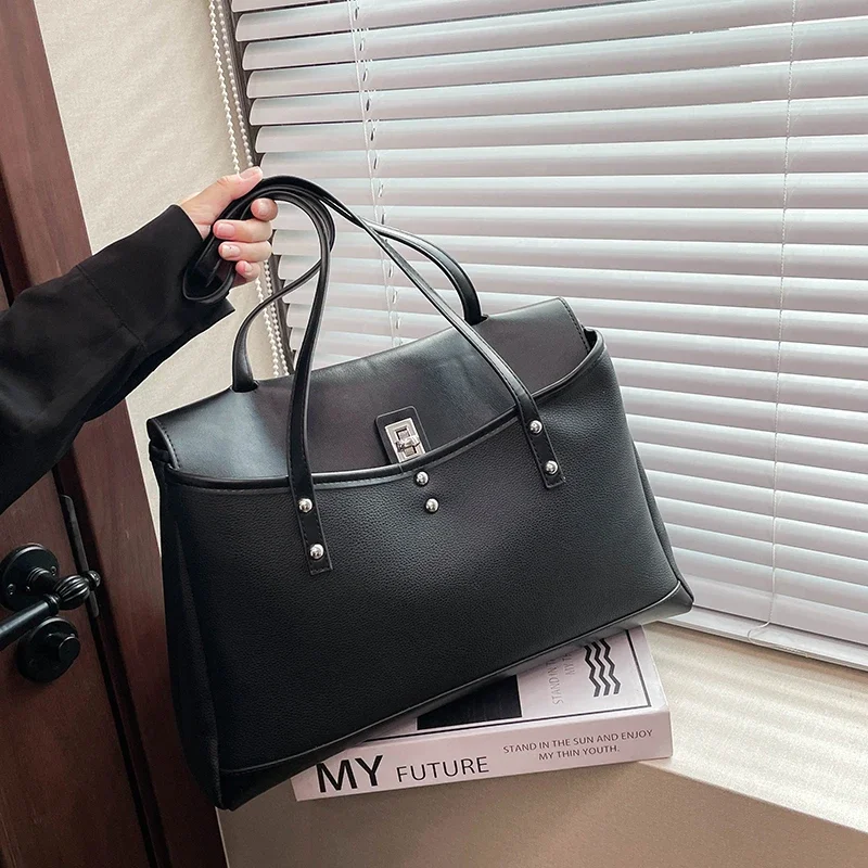 

Модная уникальная сумка через плечо для женщин с однотонным дизайном большой вместимости и стильным винтажным дизайном