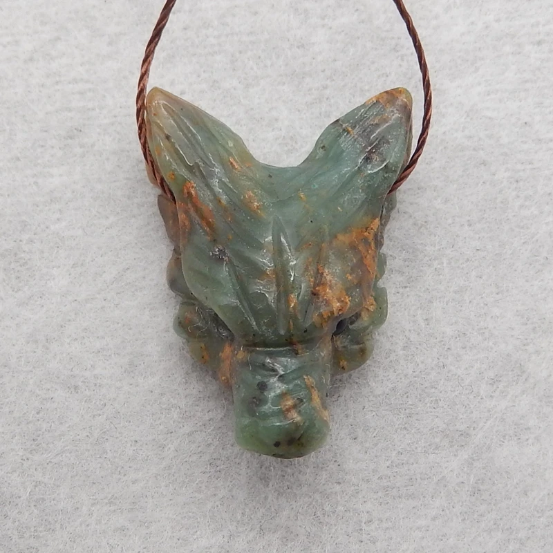 

Customized Jewelry Natural Stone Handcarved Wolf Head Green Opal Animal Necklace Accessories Pendant Bead 24x17x10mm 4g