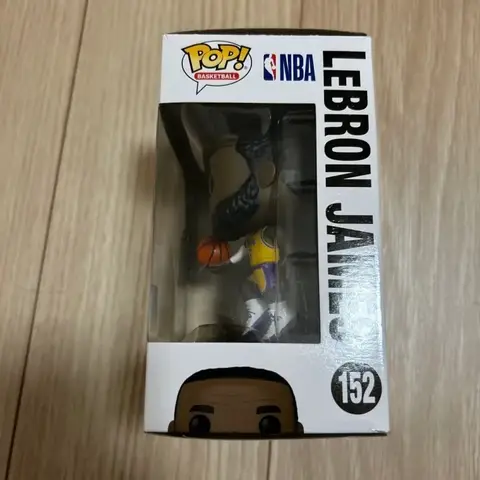 8 best sales LeBron James-figur - №6