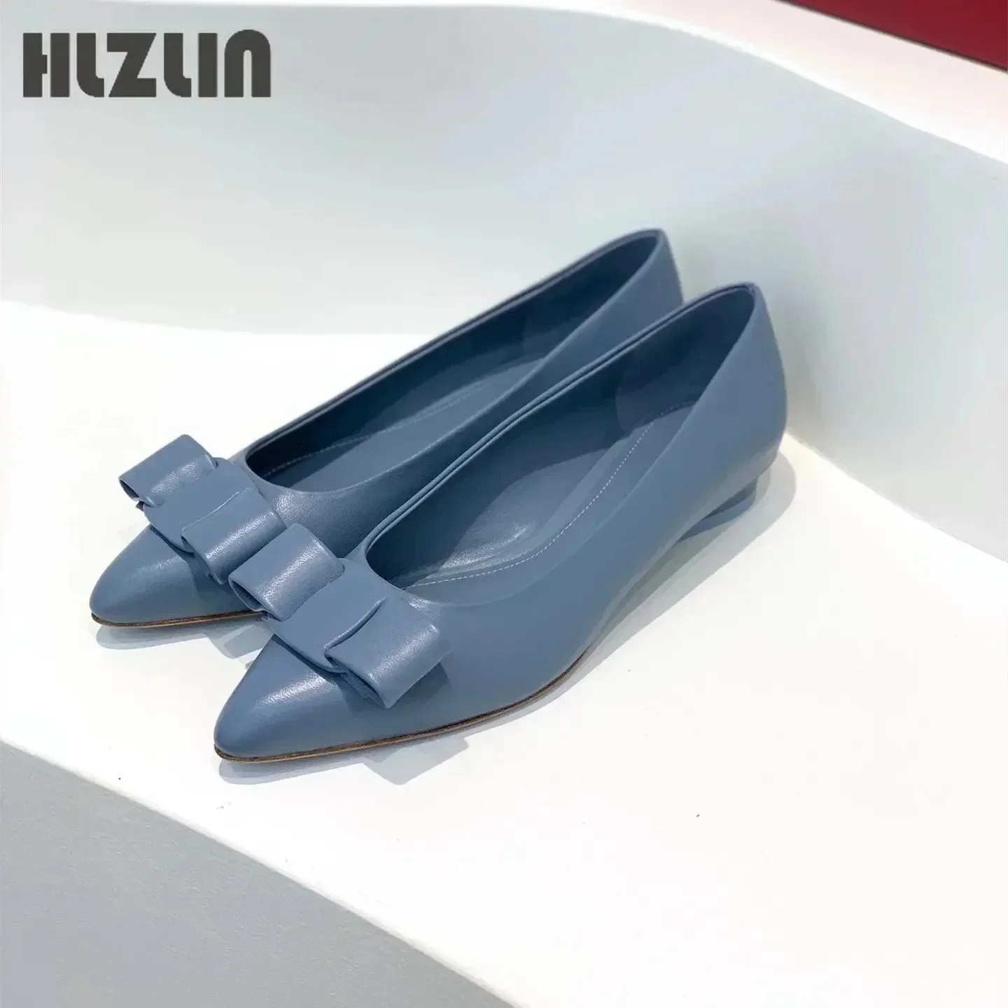 2026 new Women's leather loafers, low-heeled moccasins with bows, light ballet flats spring and autumn view 5