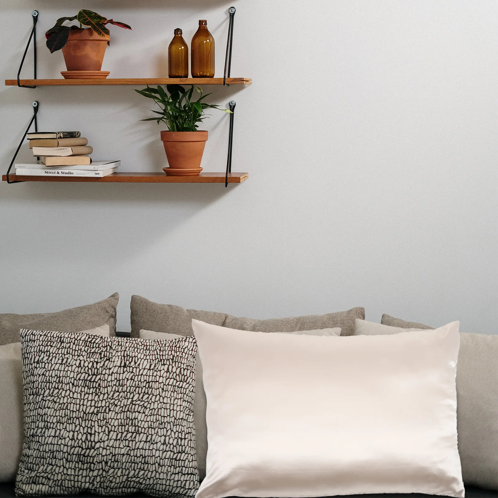 

2Pcs Cooling Pillowcases Polyester Ice Silk Material Soft Skin-Friendly Breathable Pillow Case for Bed Home Use Simple Elegant