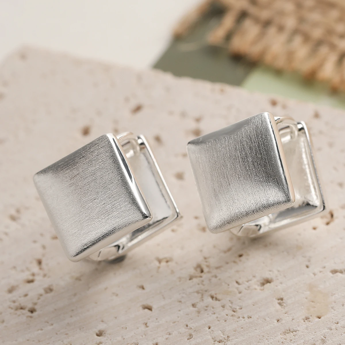 NEWBUY Brass Brushed Square Huggie Hoop Earrings Minimalist OL Style Cold Luxury Women Daily Jewelry