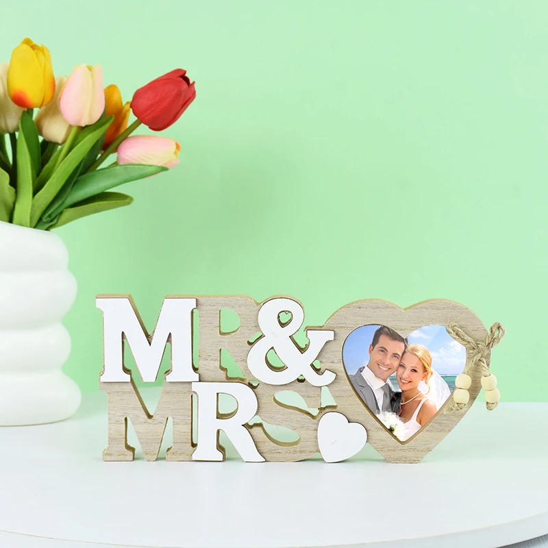 

Wedding Wooden Ornaments Mr & Mrs Love Heart Photo Frame For Wedding Valentine's Day Gift Home Table Decorations