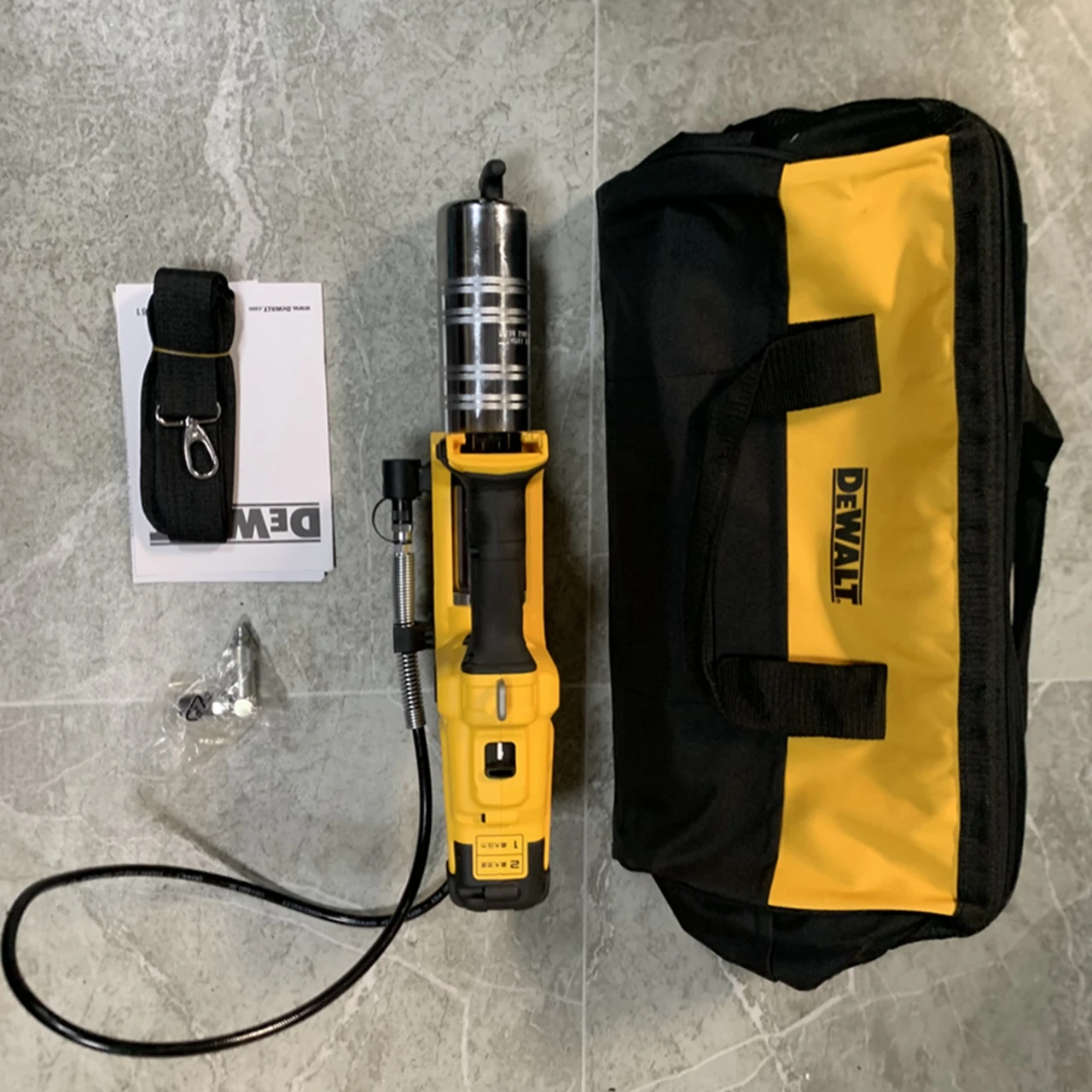 DEWALT DCGG581 18V Cordless Grease Gun Rechargeable Variable Speed High Voltage 10,000PSI Fast Electric Butter Machine Flexible