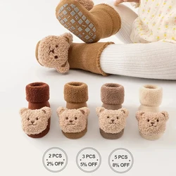 Nuevos calcetines bonitos de oso para bebé, calcetines suaves de invierno con dibujos animados, antideslizantes, sólidos para niños y niñas, calcetines gruesos para recién nacidos