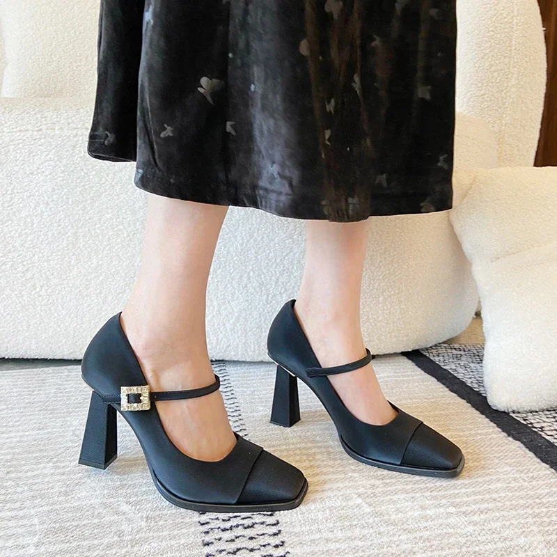 Sepatu Wanita 2025 Musim Semi Dangkal Hak Tinggi Wanita Mode Tali Gesper Gaun Pompa Ujung Persegi Hak Solid Wanita Zapatos Mujer