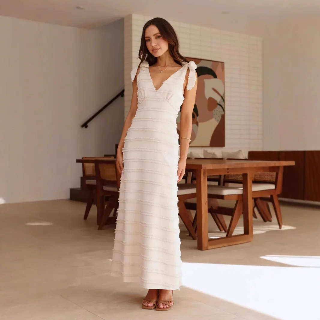 Modisches, sanftes, elegantes Kleid mit V-Ausschnitt und Textur, 2025, Sommer-Temperament, gestreiftes Kleid, ärmellos, schulterfrei, Schnürkleid