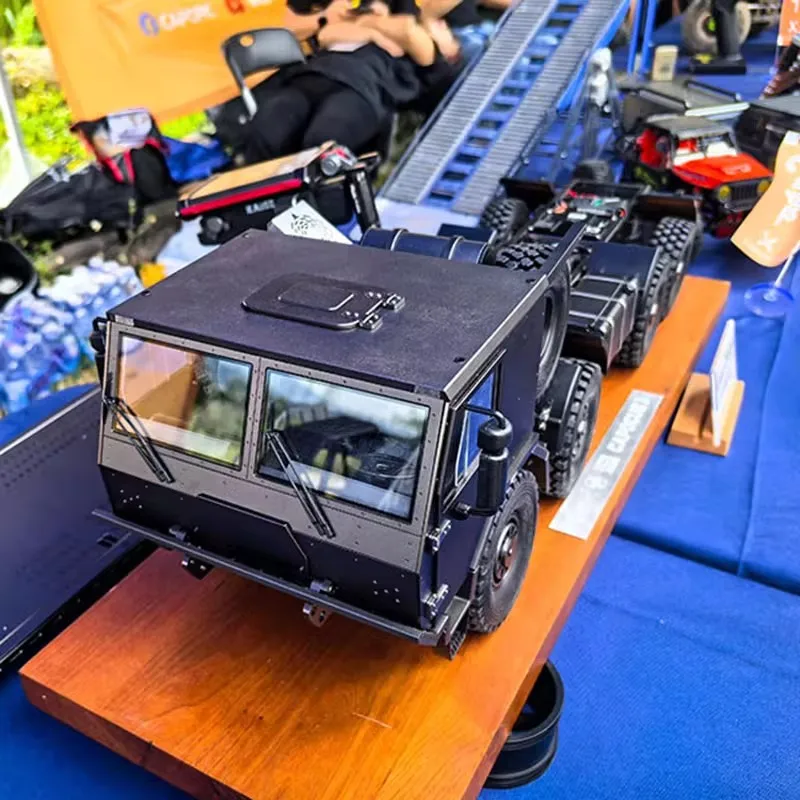 

CAPO TATRA Too Dragging 1/18 CUB3 Пульт дистанционного управления Электрический цельнометаллический внедорожник Альпинистский автомобиль Военная карта 8*8