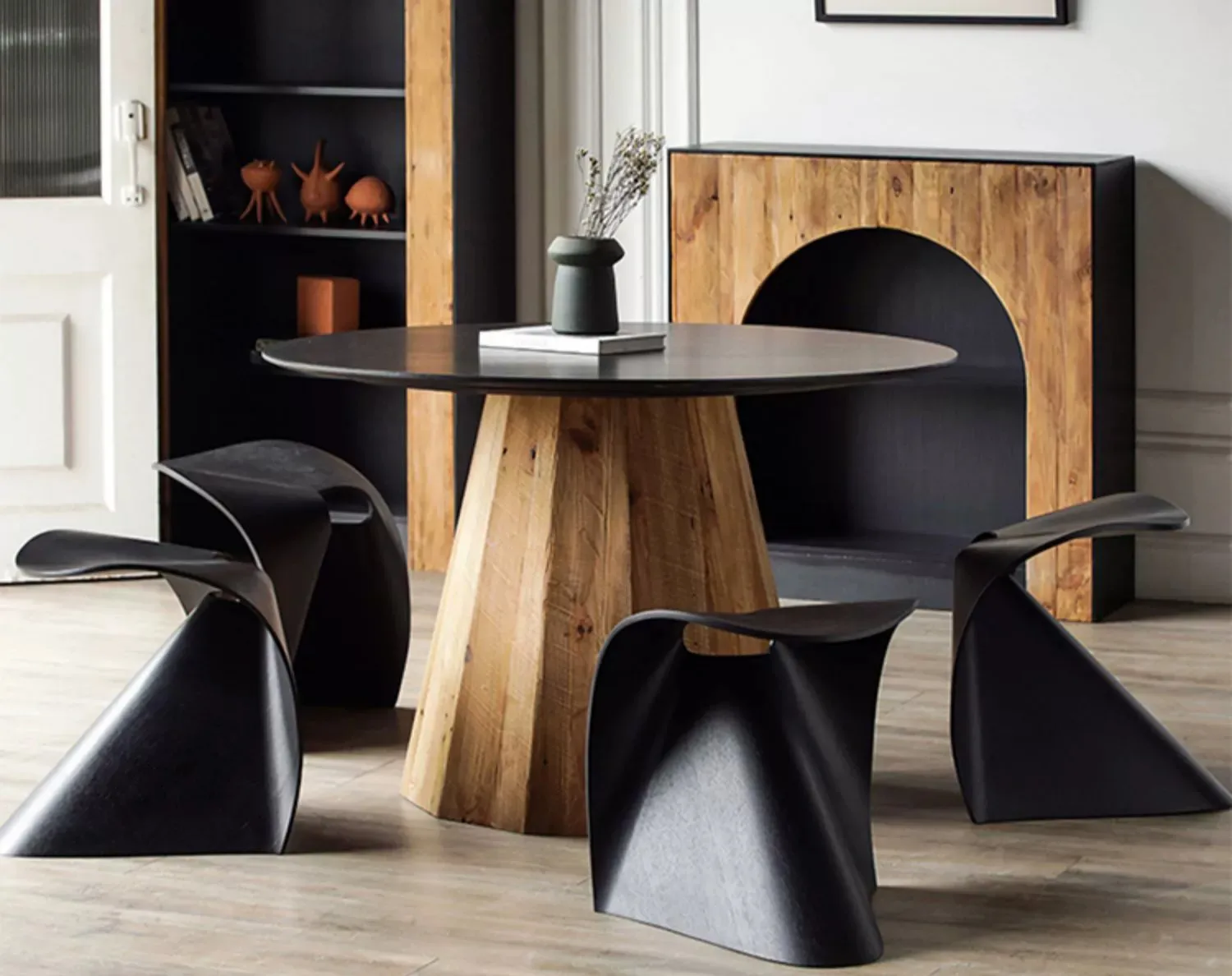 بسيطة مقعد خشبي متين المنزل تكويم تصميم الطعام كرسي المنزل غير النظامية البراز الإبداعية مقعد صغير كرسي غرفة الشاي 2025 الساخن