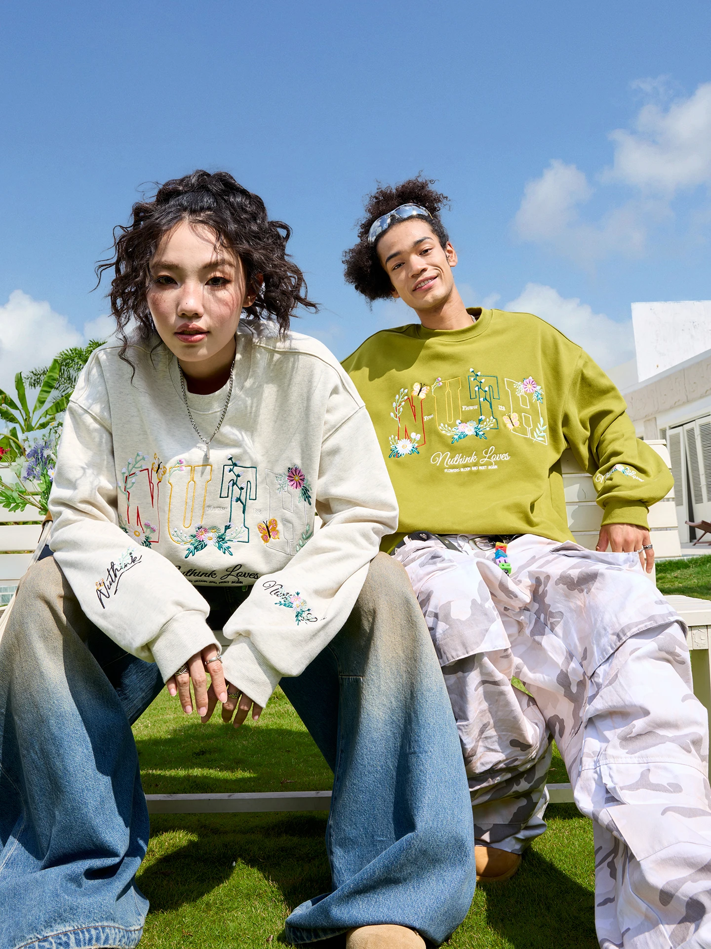 

Nuthink American Retro Embroidered Floral Letter round Ne Sweatirt Trendy ex New Sle Spring 2026 Cotton Polyester B...