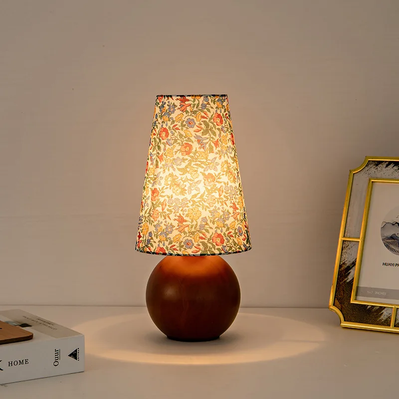 

Retro Wooden LED Floor Lamps Vintage Floral Fabric Decor Bedroom Bedside Restaurant Living Room Interior Atmosphere Table Lights