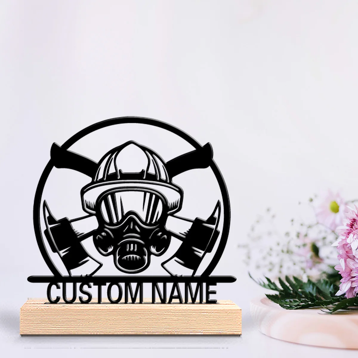 1 Stück Lustige Personalisierte Feuerwehrhelm-Metallstatue mit Lebendiger Holzrahmen-Dekoration für Wohnzimmer, Kinderzimmer, Boho-Stil