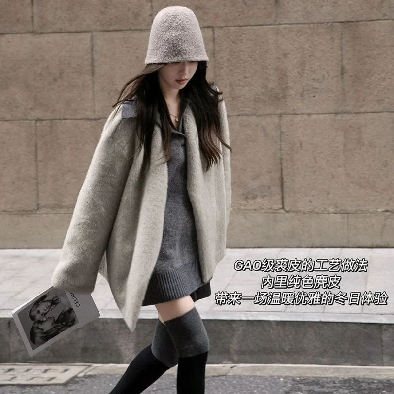 High-end Autumn and Winter Women\'s Fur Coat Simple Luxury Retro Fashion Warm Real Fur Short Loose Jacket Temperament Commuter