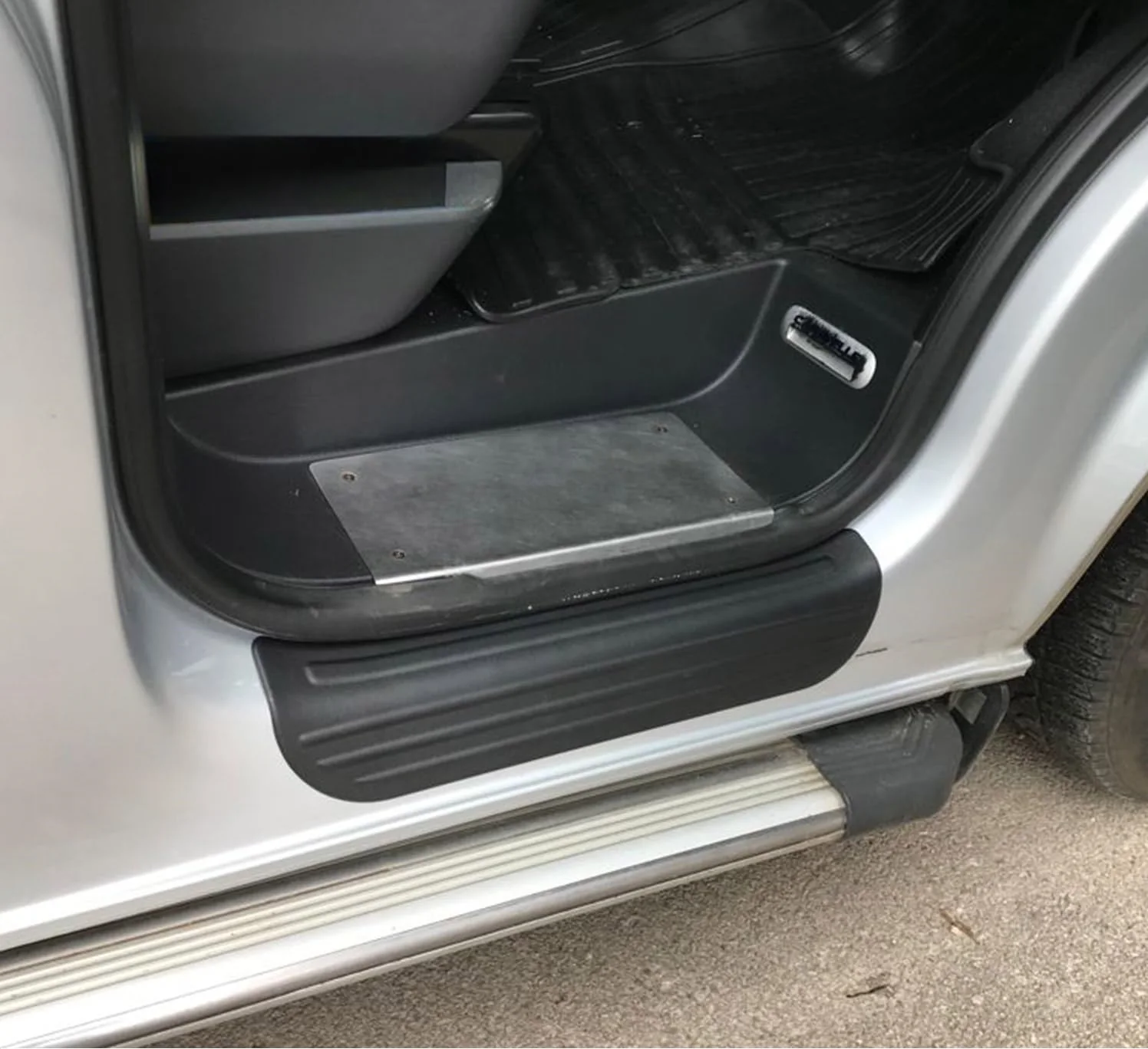

1 Pair Door Sill Trim Protections Suitable For Volkswagen T5 And T6 Models From 2003 To 2024 Automobile Door Trim Strip