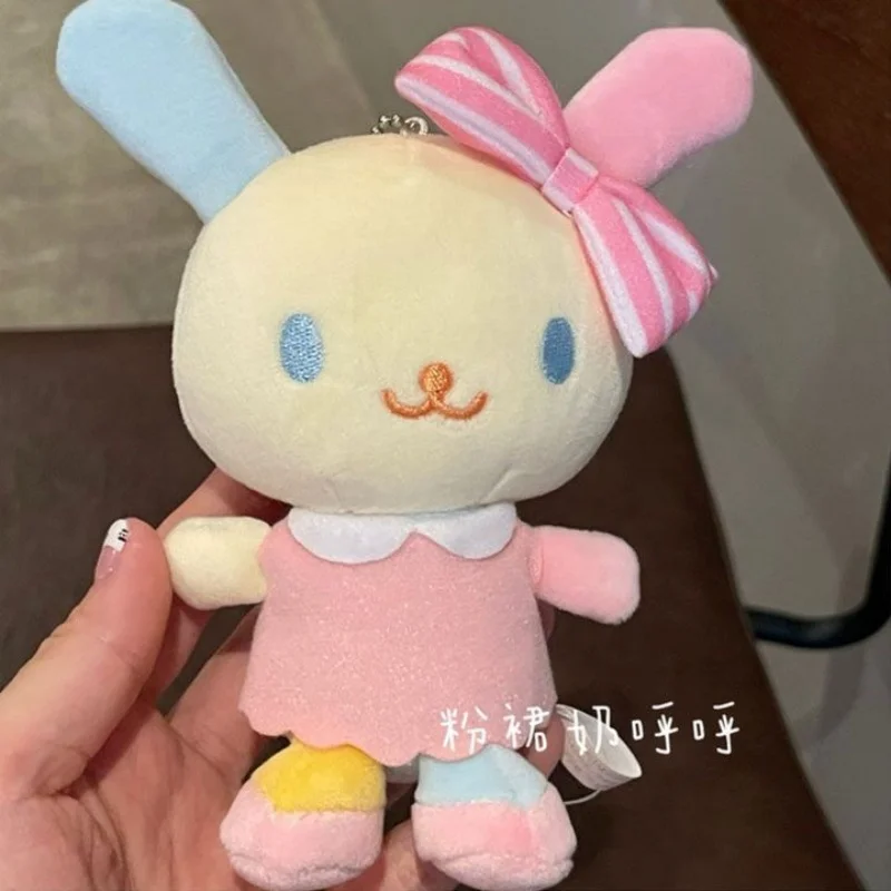 Pluszak Sanrio Usahana z kokardą, różowa spódniczka, breloczek, zawieszka do plecaka, torby do pracy, etui na telefon, ozdoba na klucze, prezent
