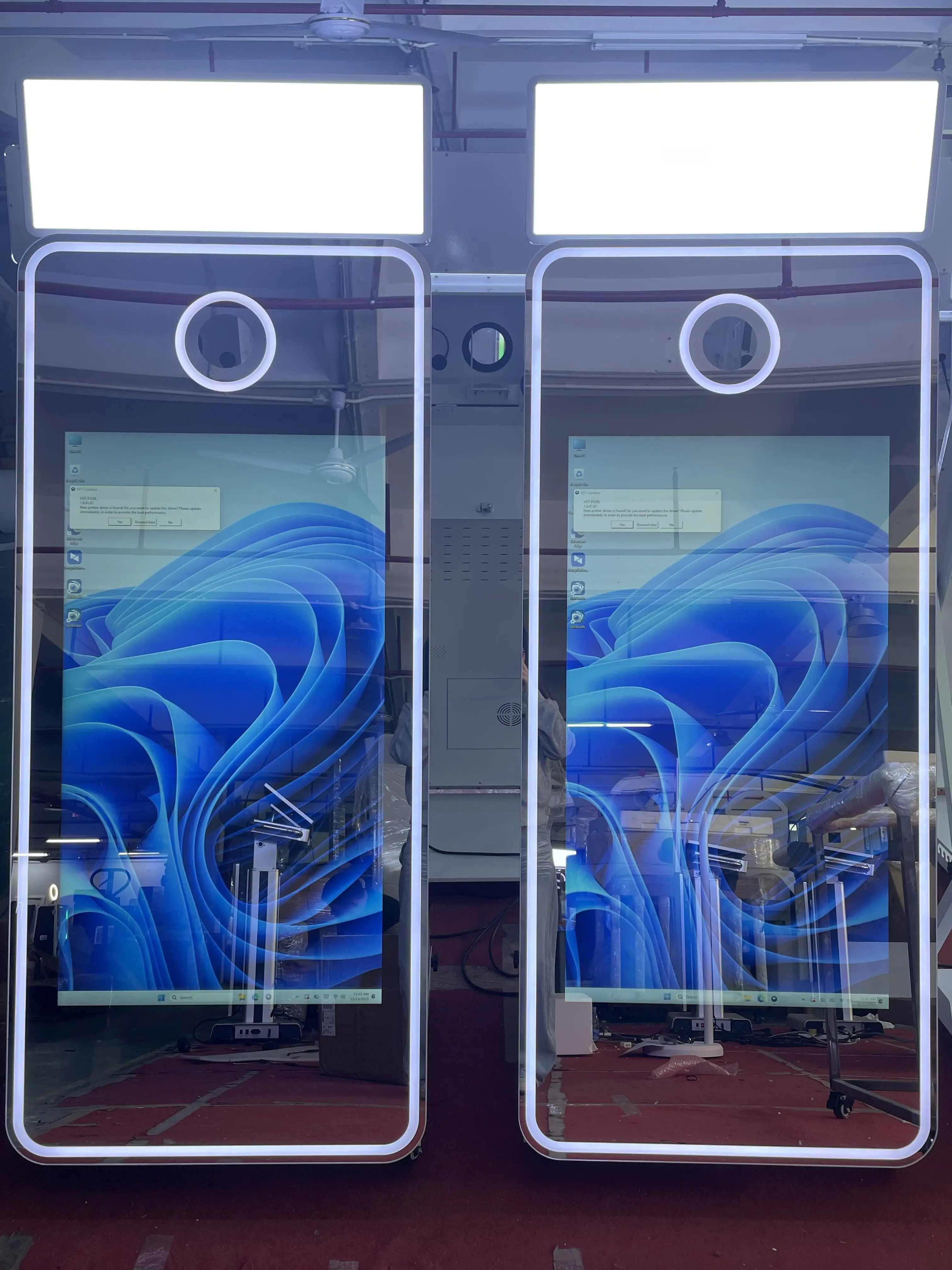Factory Direct Price 70-inch Mirror Display Selfie AI Photo Booth With Touch Screen Magic Mirror Photo Booth