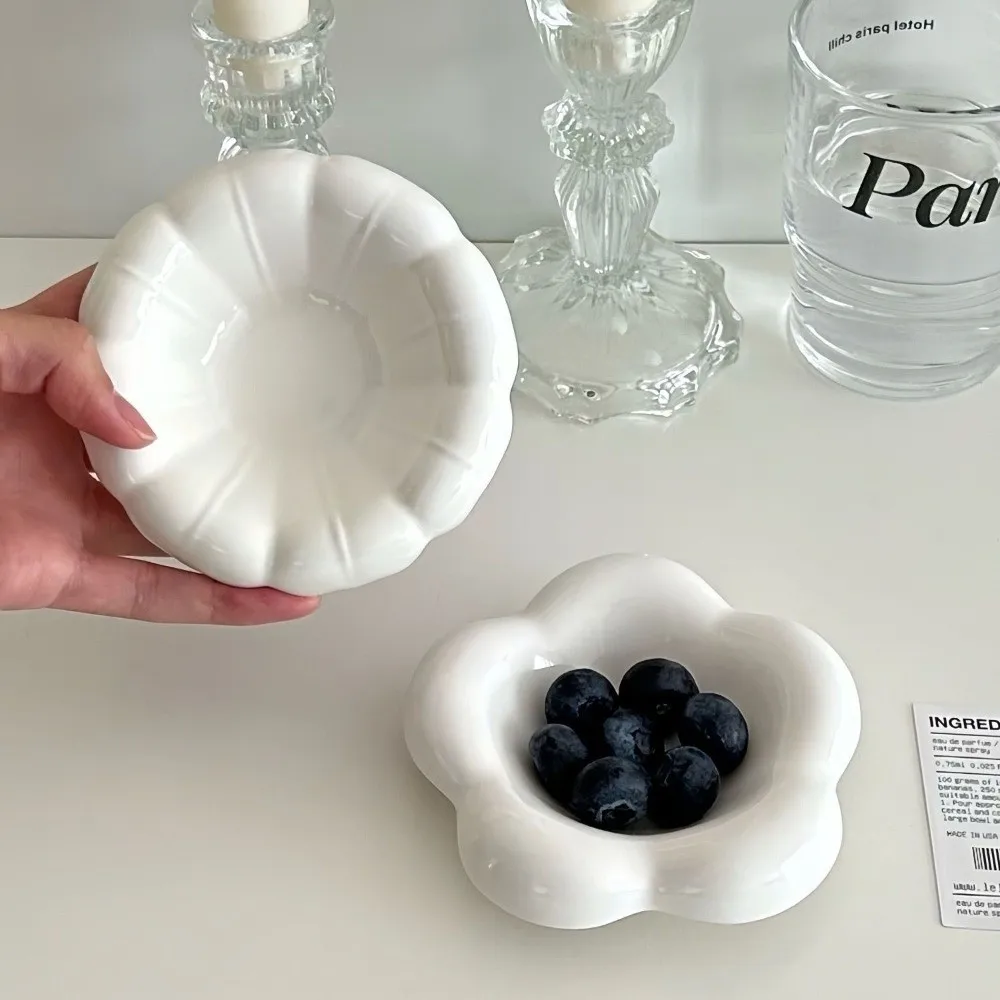 Cute Nordic Flavor Ceramic Sauce Bowl Heart Flowers Shaped Mini Seasoning Small Dish Snack Dip Snack Dip