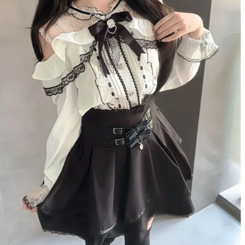日本のゴシックY2Kロリータスタイルセット 女性用スイートレースオフショルダーフリル長袖ボウシャツハイウエストスリムミニスカートスーツ