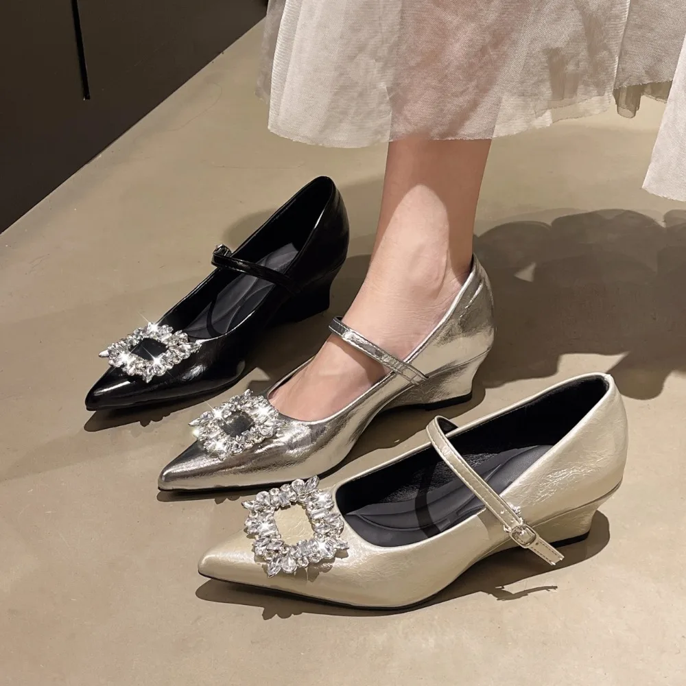 Spring and Autumn High Heels 2026 New Rhinestone Buckle Pointed Toe Wedges Shallow Mouth Elegant Sexy Single Shoes