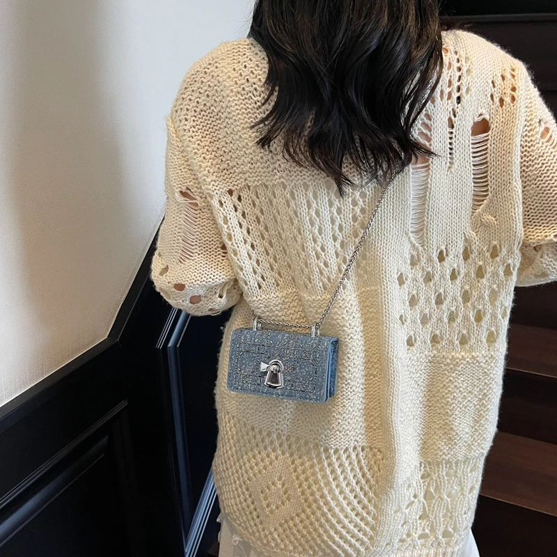 حقيبة يد نسائية كلاسيكية أنيقة وفريدة من نوعها مع شعار حرف عصري وبسيط كاجوال بلون سادة #5