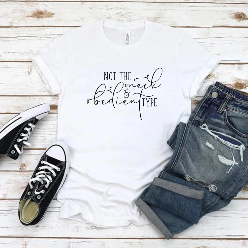 Not The Meek and Obedient Type Women T-shirt Outlander Tshirt Claire Fraser Shirt Women Short Sleeve T-shirts Sassenach Tee Top